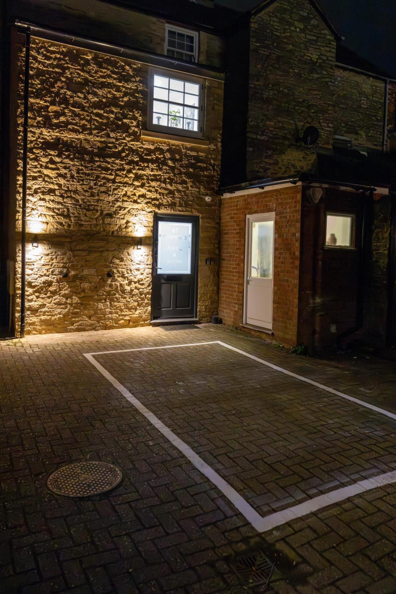 Stylish 1 Bed Apartment In Bicester Town Centre Exterior photo