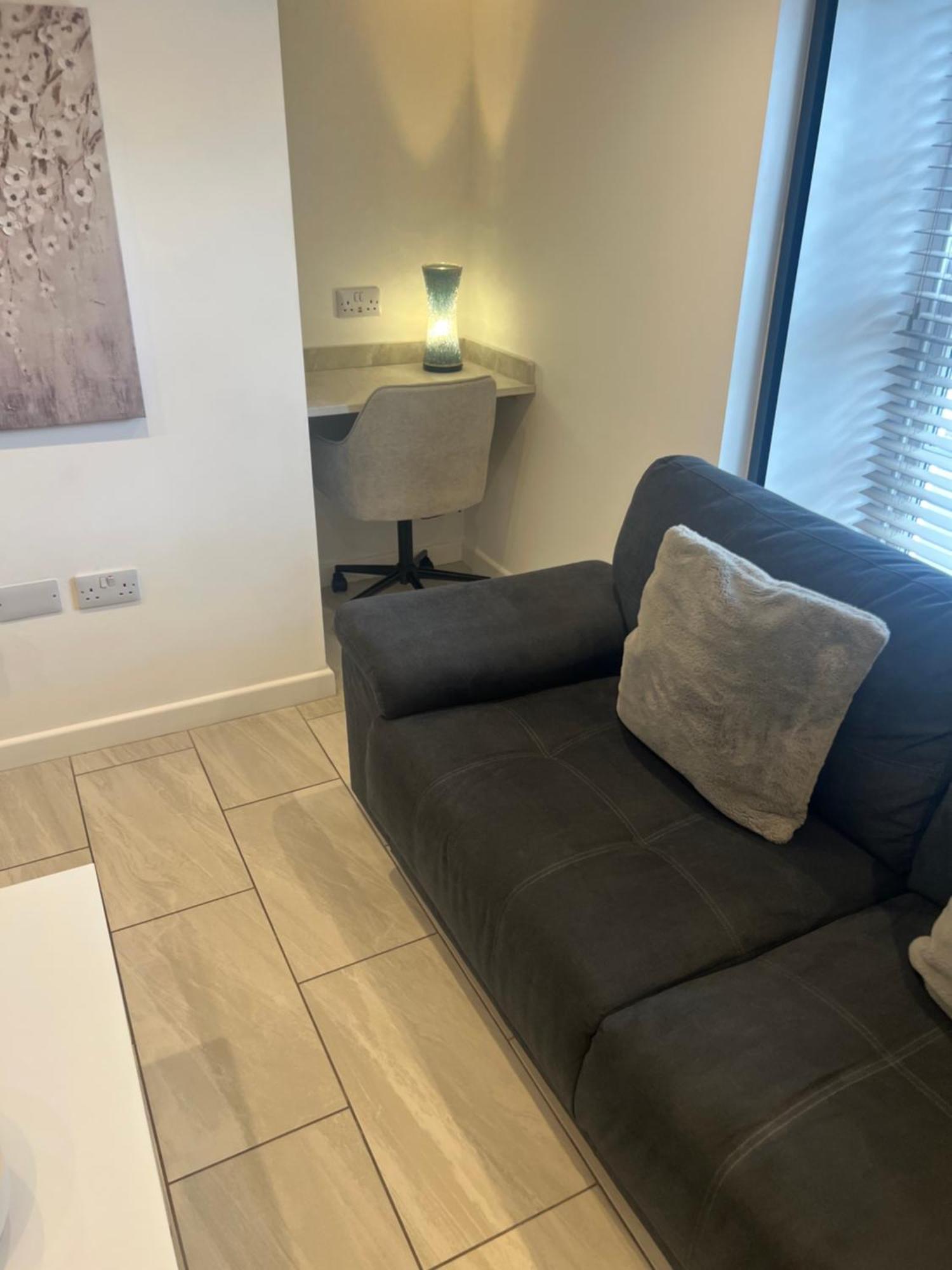 Stylish 1 Bed Apartment In Bicester Town Centre Exterior photo